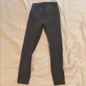 Lululemon wunder under